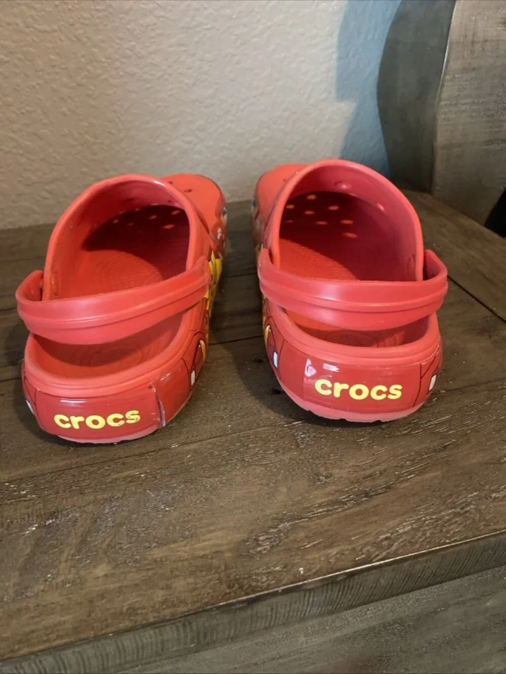 lightning mcqueen crocs M8 W10 - Picture 3 of 7